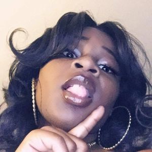 Meet your Posher, Alexis seymour